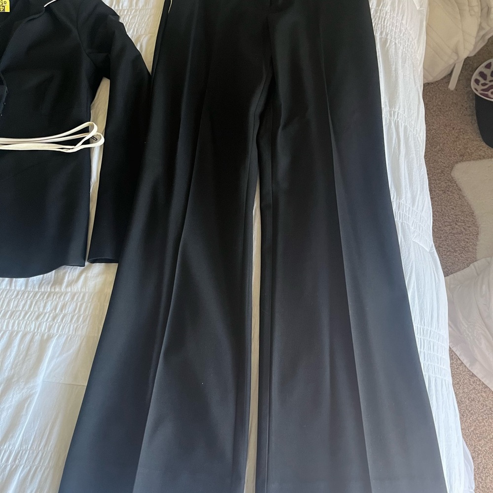 Express Two piece suite. - Picture 6 of 6